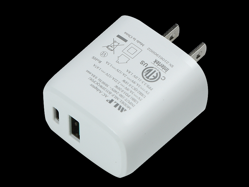 B35 PD20W + QC18W CN plug