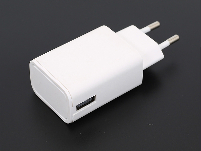 B28 5V2A 歐規電池充電器